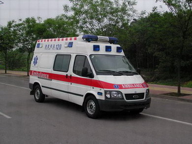 巴塘县救护车护送